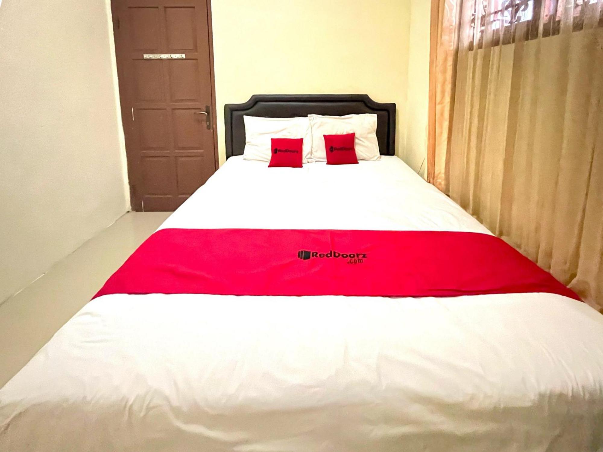 Reddoorz At Hotel Madani Syariah Lempuyangan Yogyakarta Bagian luar foto