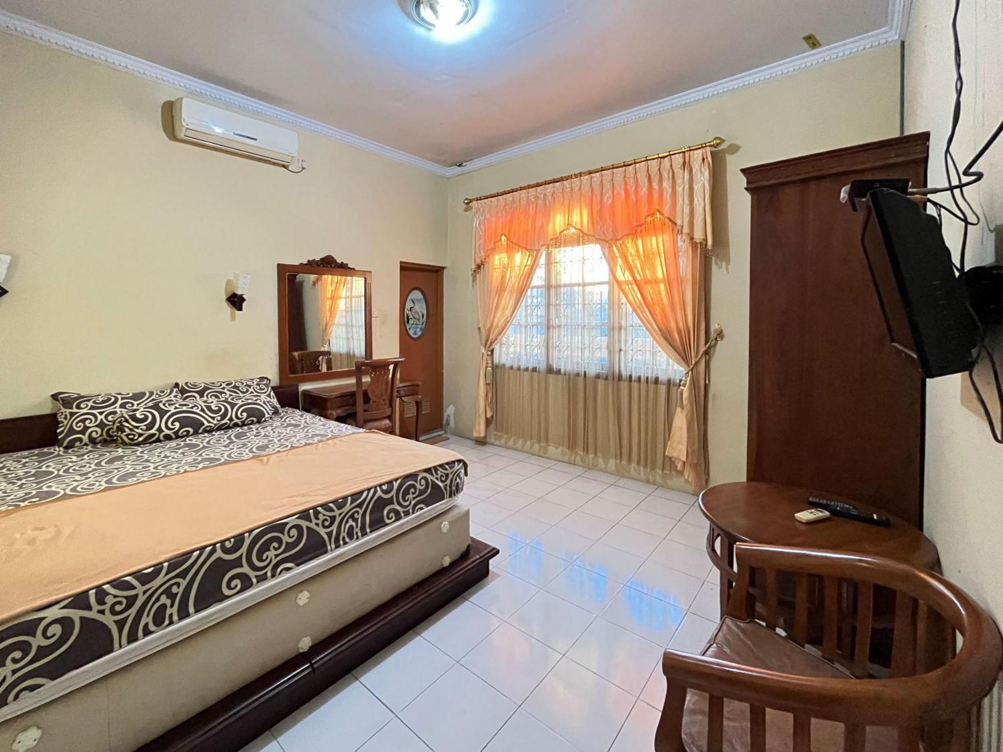 Reddoorz At Hotel Madani Syariah Lempuyangan Yogyakarta Bagian luar foto