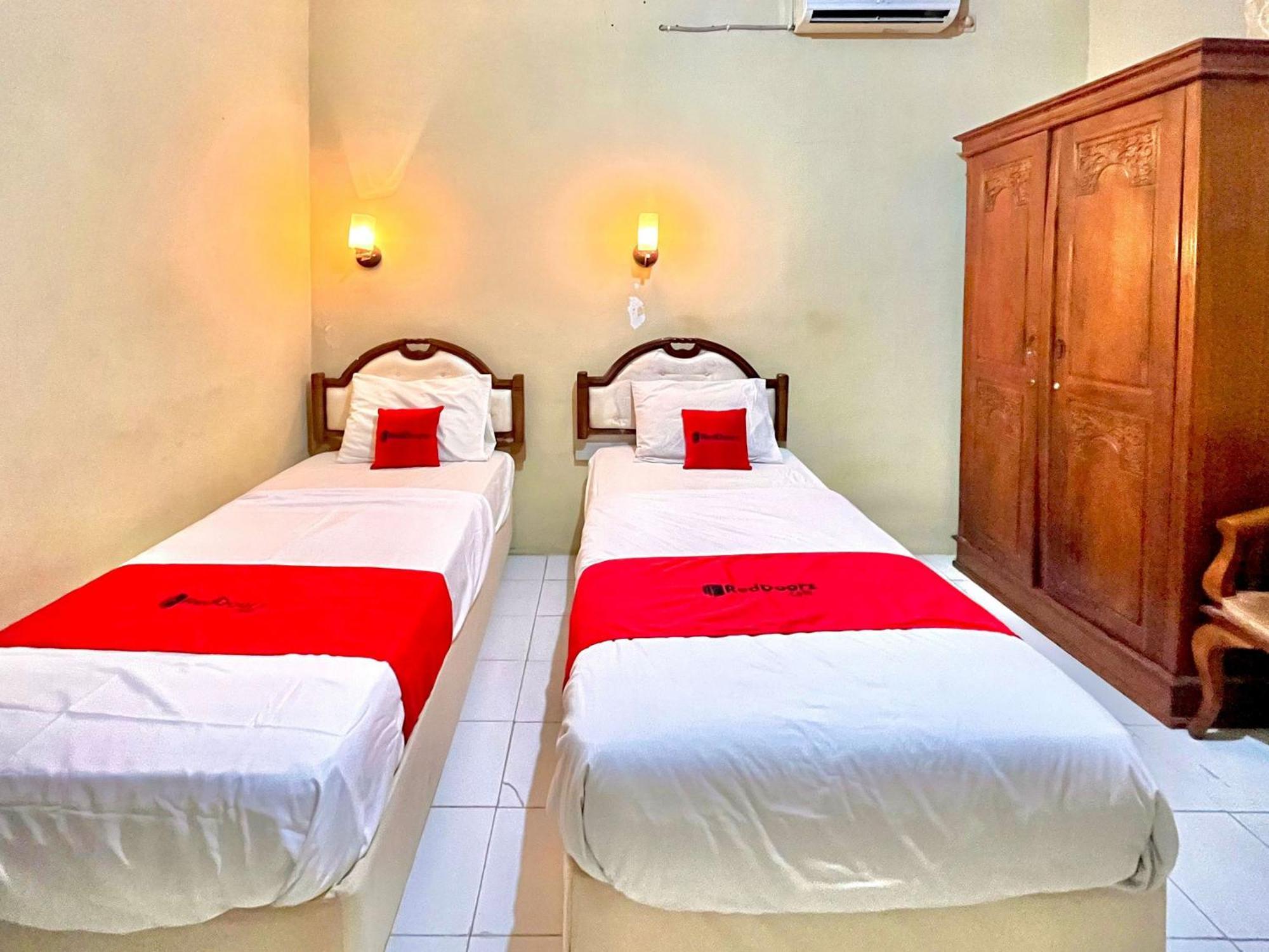 Reddoorz At Hotel Madani Syariah Lempuyangan Yogyakarta Bagian luar foto