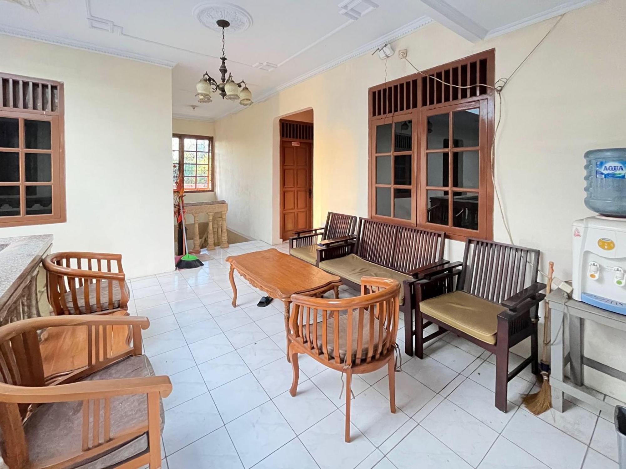 Reddoorz At Hotel Madani Syariah Lempuyangan Yogyakarta Bagian luar foto